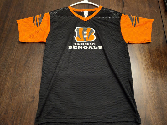 Seller 185:  Bengals Mesh Jersey Boys Size L (12/14)