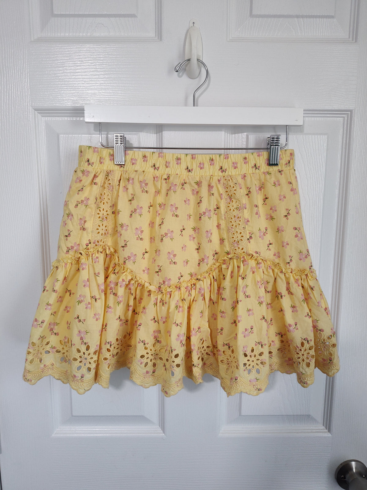 Seller 189:  Aeropostale Floral Ruffle Skirt Women's size Medium