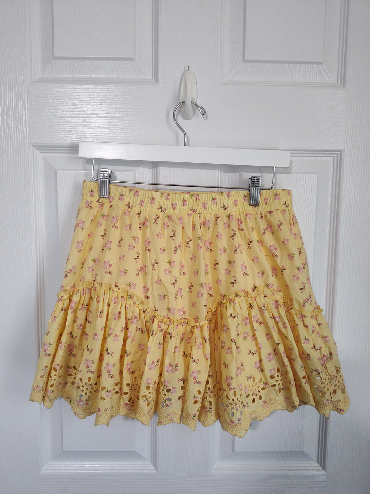 Seller 189:  Aeropostale Floral Ruffle Skirt Women's size Medium