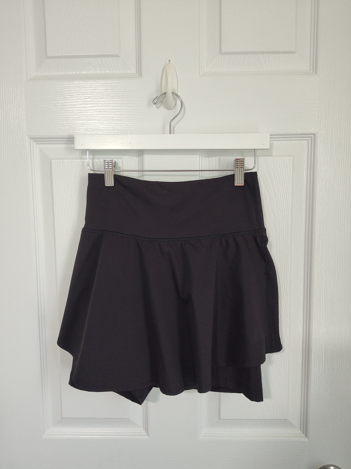 Seller 189:  Old Navy Powersoft Women's Athletic Black Skirt Size Small with built in shorts