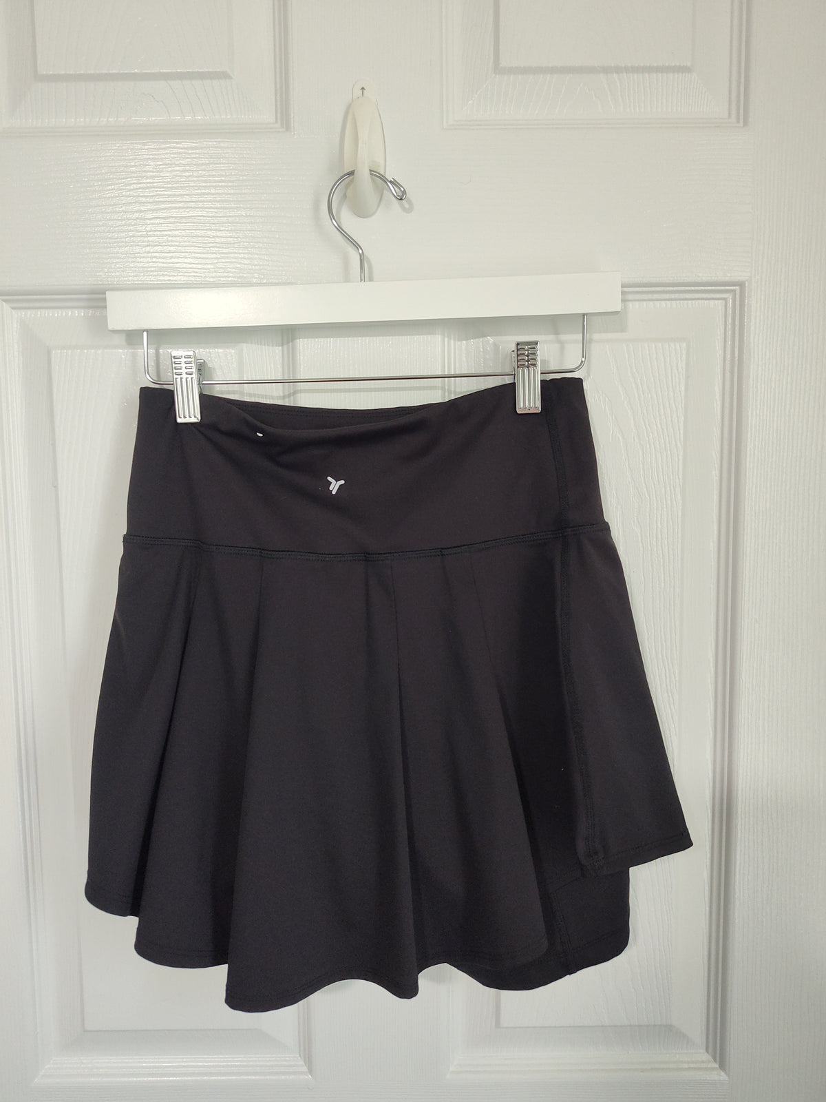Seller 189:  Old Navy Powersoft Women's Athletic Black Skirt Size Small with built in shorts