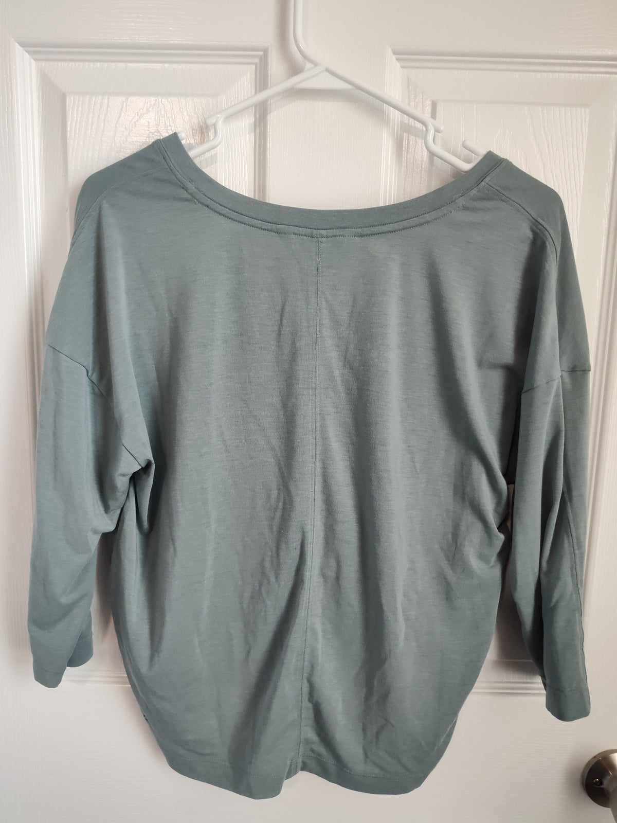 Seller 189:  Athleta Women's Twist Front Top Size XS