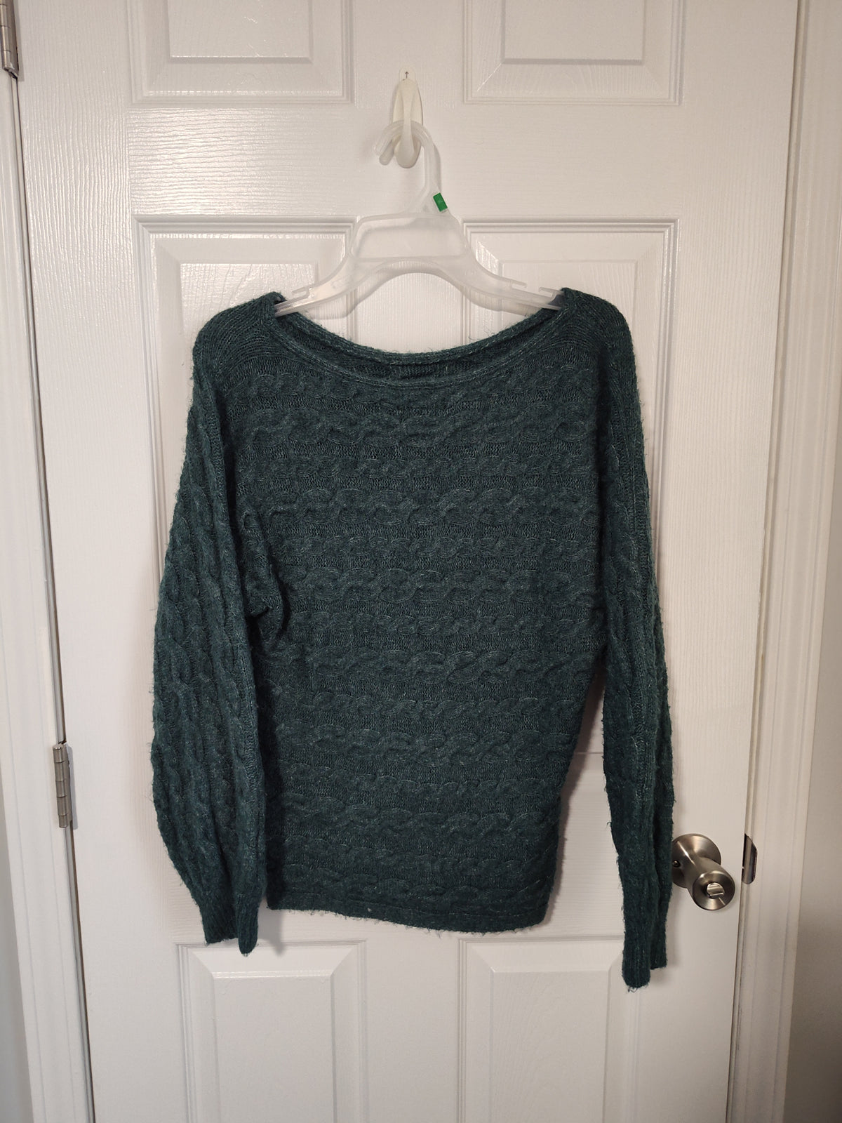 Seller 189:  Abercrombie & Fitch Women's Cable crew wool sweater Size Small