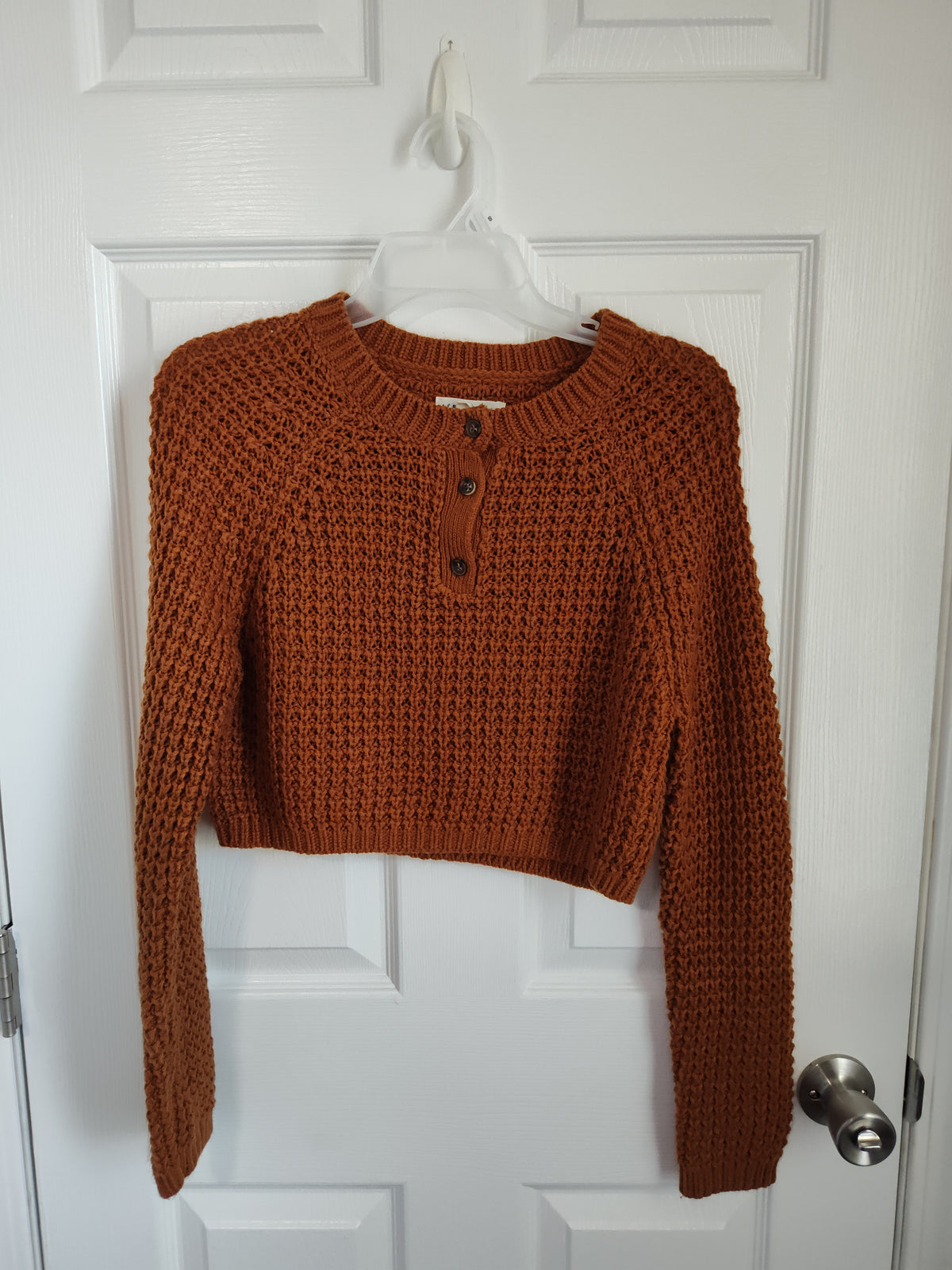 Seller 189:  Aeropostale Cropped Chunky sweater women's size small