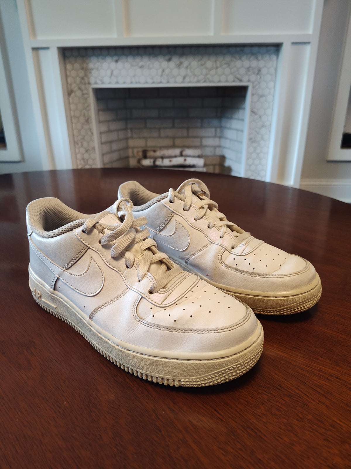 Seller 189:  Nike White Shoes size 7 youth