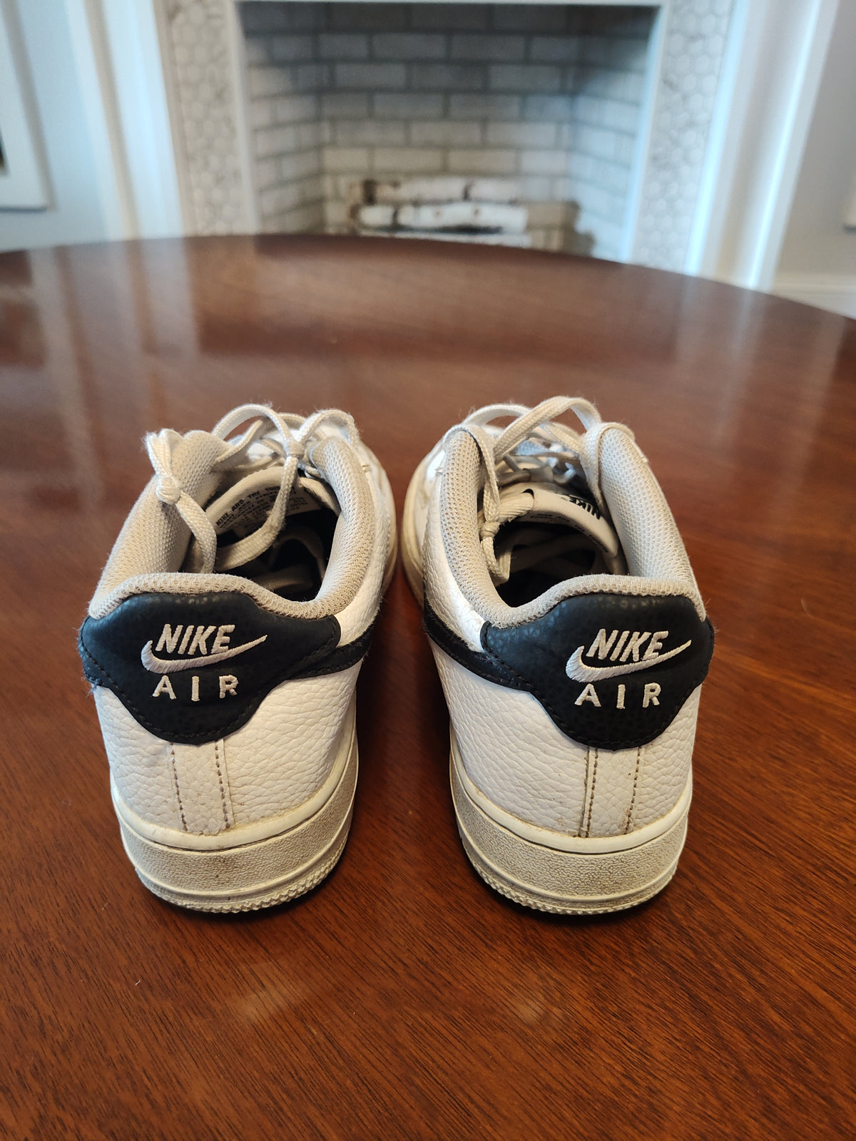 Seller 189:  Nike Shoes Girls size 6.5 youth