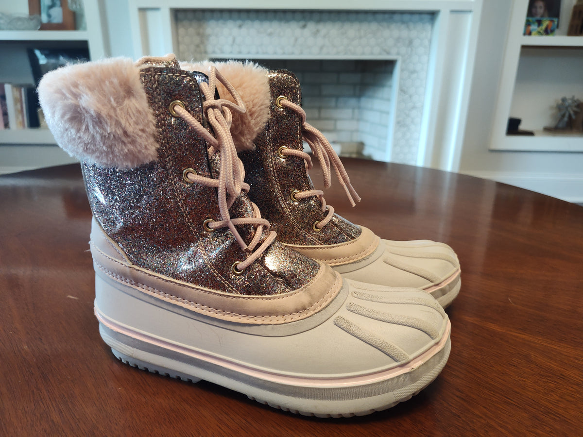 Seller 189:  Lilly & Dan Snowboots Girl's size 5 youth