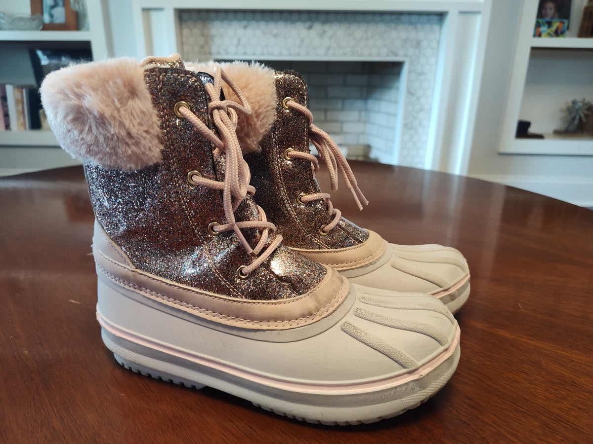 Seller 189:  Lilly & Dan Snowboots Girl's size 5 youth