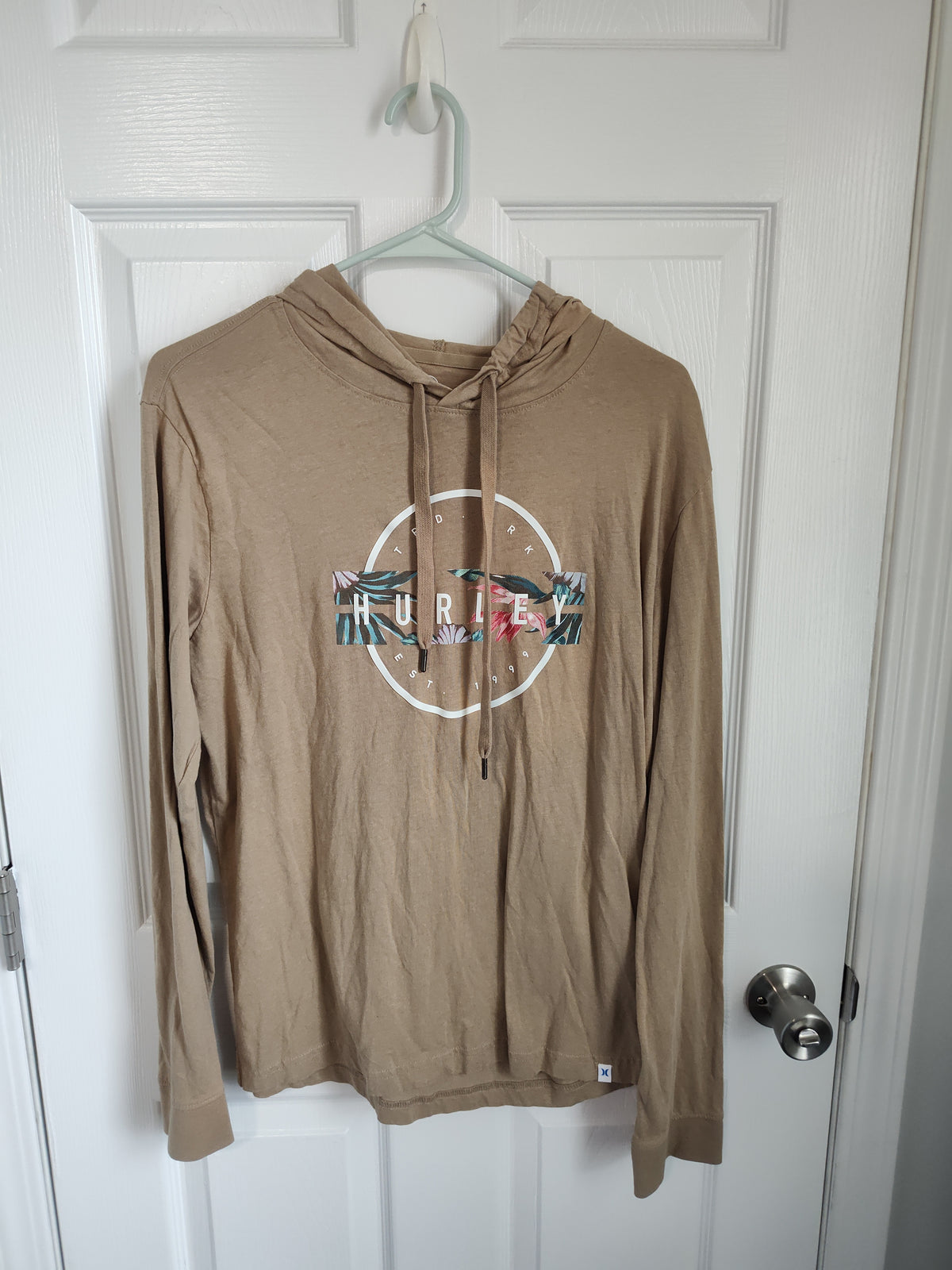 Seller 189:  Hurley Lightweight Hoodie Women's size medium
