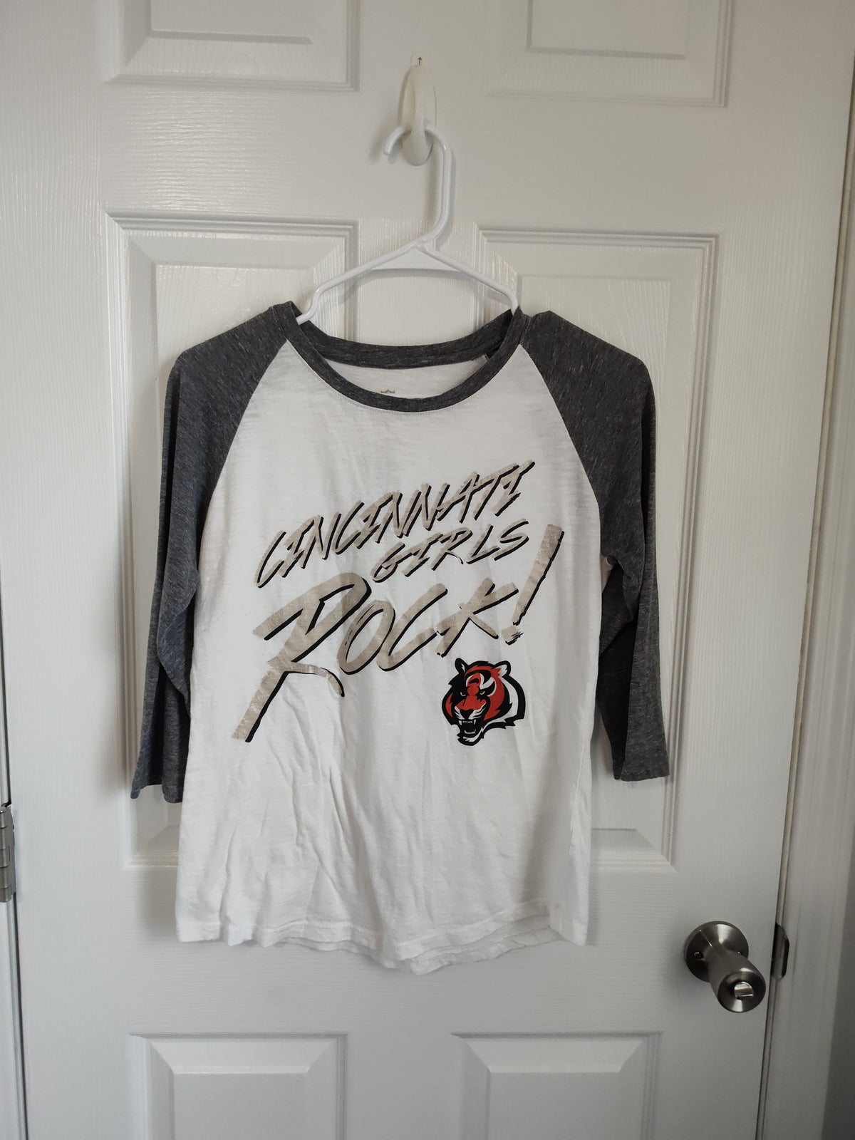 Seller 189:  Bengals 3/4 sleeve top juniors size 11/13 (women's medium)