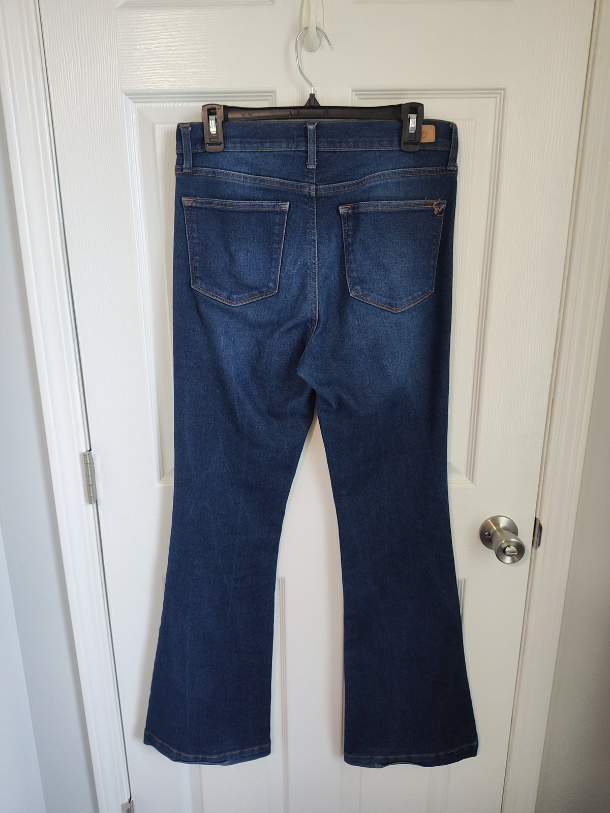 Seller 189:  Sofia Vergara Jeans Size 8 women's:  Melissa Flare Cut
