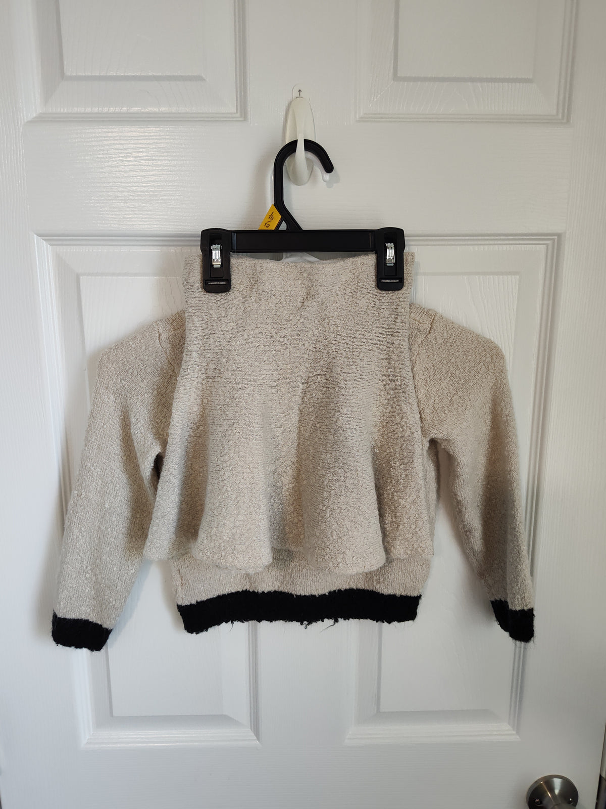 Seller 189:  H&M Girl's skirt/sweater set cream/black size 3/4t