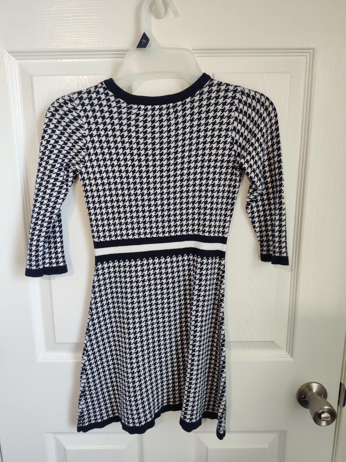 Seller 189:  Hope & Henry Houndstooth Style Dress Girls size 6