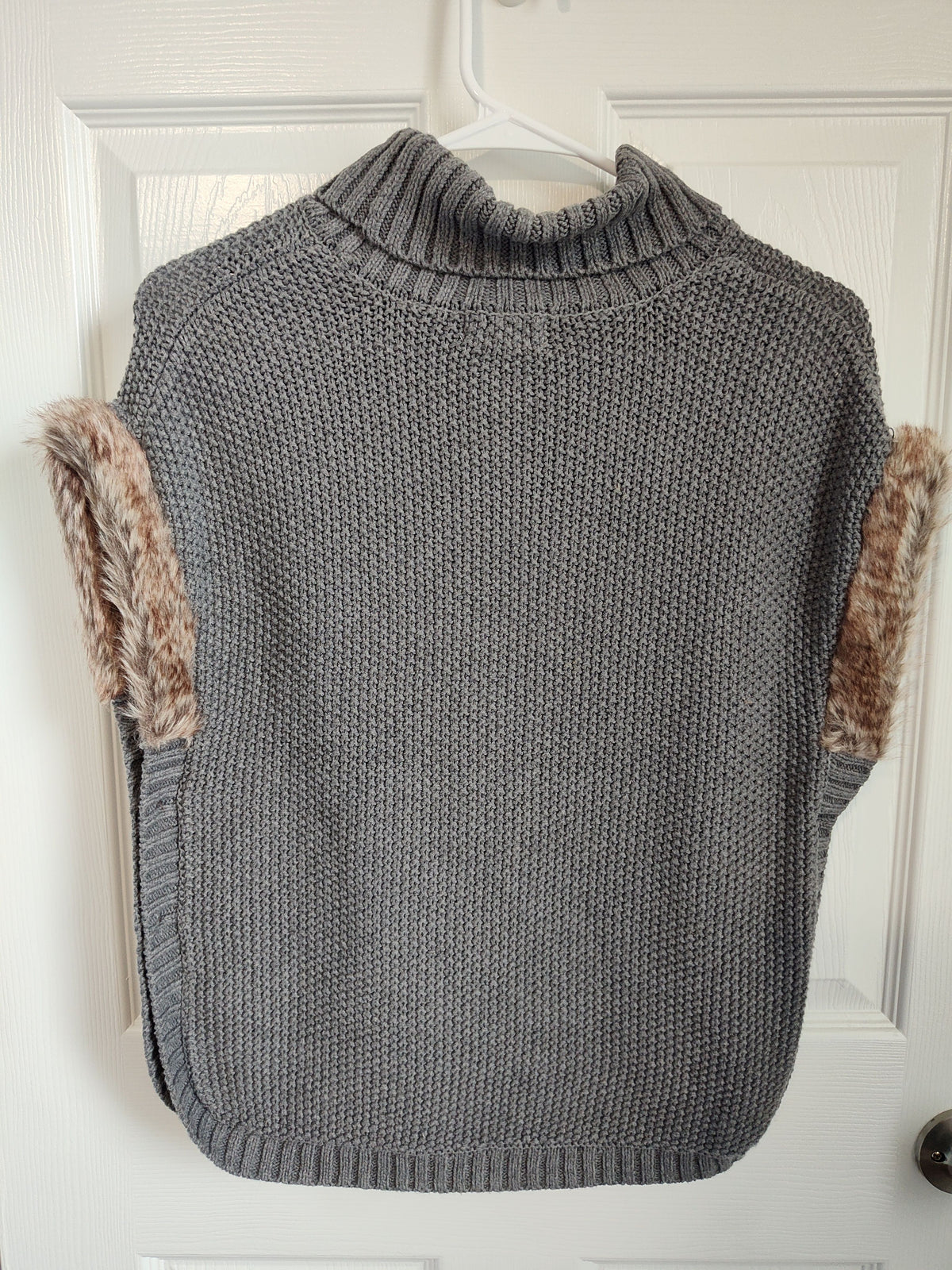 Seller 189:  Aspen Kids Poncho Style Vest Girls size 10/12