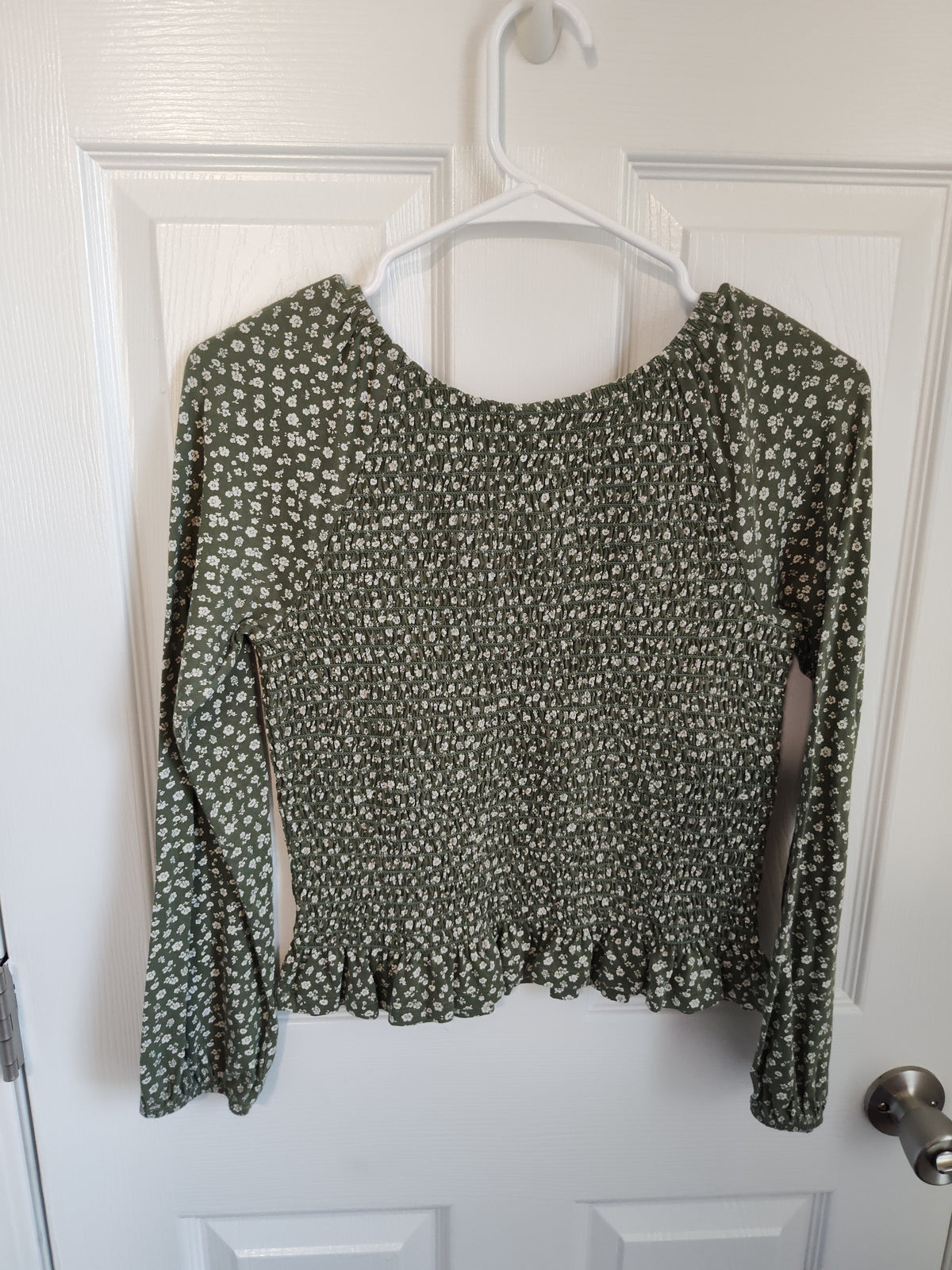 Seller 189:  Old Navy Fall Top Girl's size 14/16