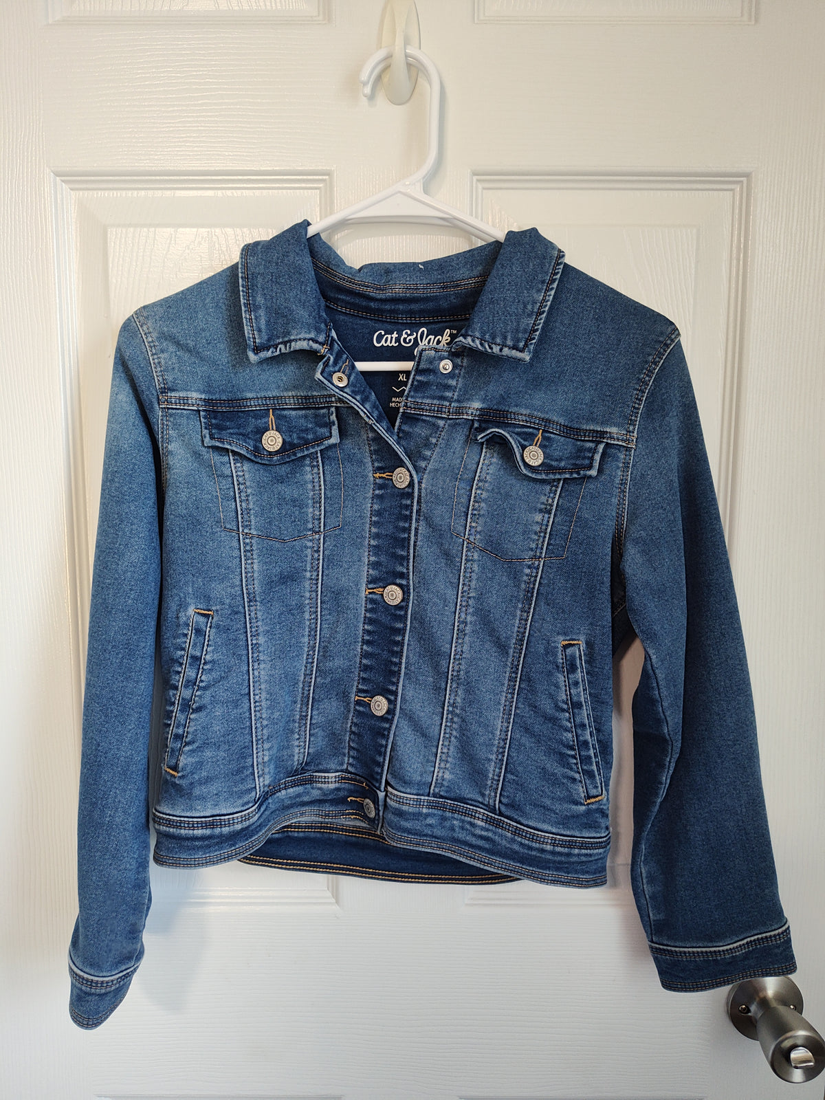 Seller 189:  Cat & Jack Jean Jacket Girls size 14