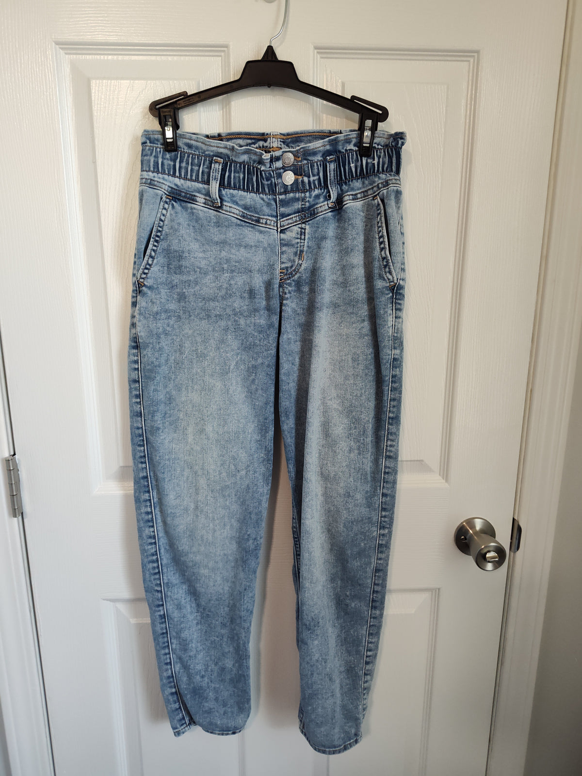 Seller 189:  Abercrombie high rise mini mom jeans size 13/14 girls