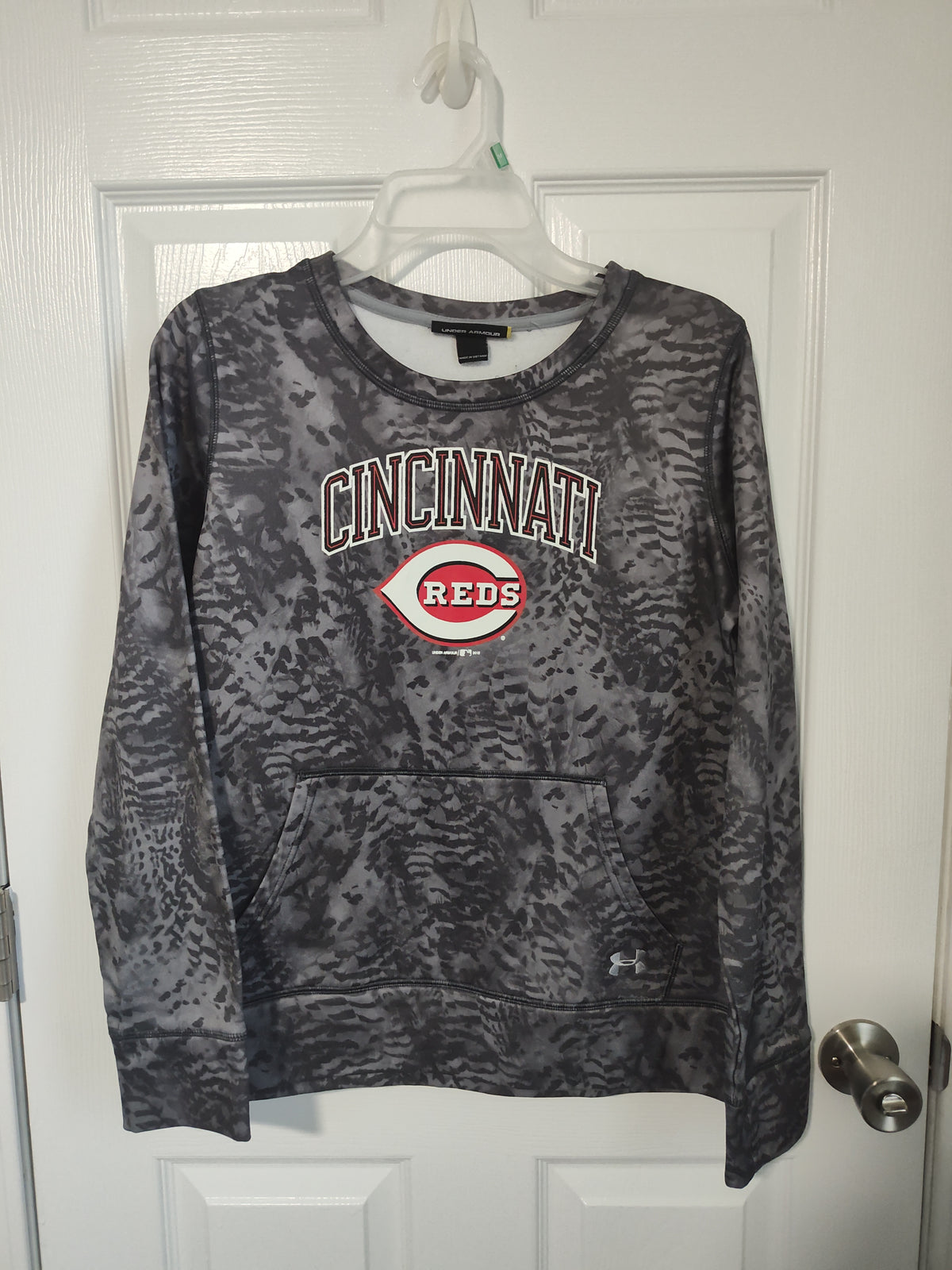 Seller 189:  UA Red's sweatshirt Girls size YXL (appx size 16)