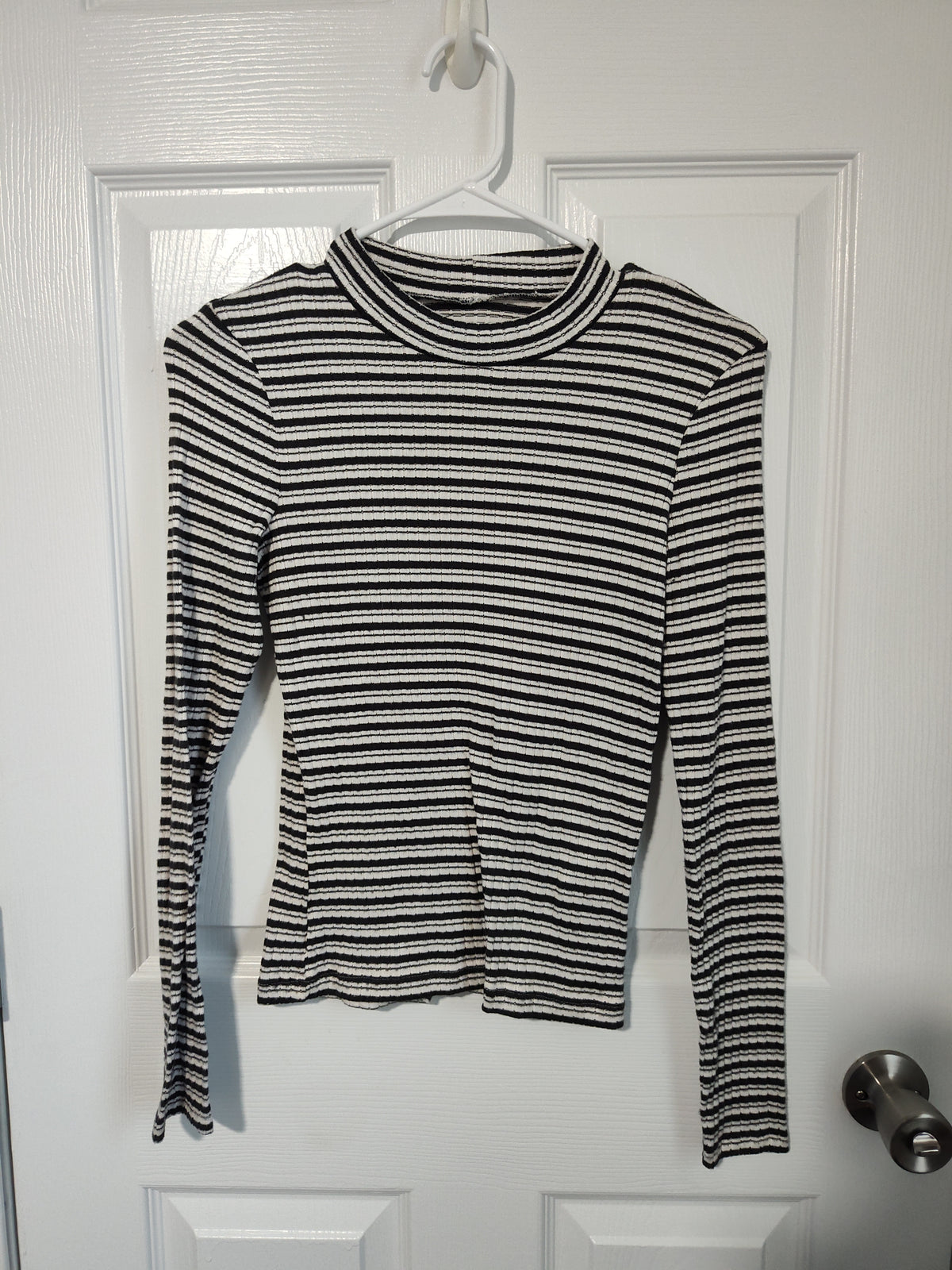 Seller 189:  Abercrombie Striped long sleeve girl's size 15/16