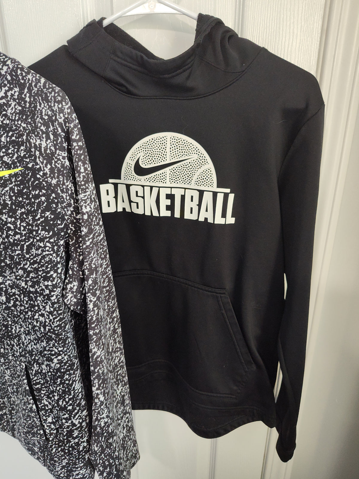 Seller 189: Nike Hoodies x 2 boys YXL (appx size 16)