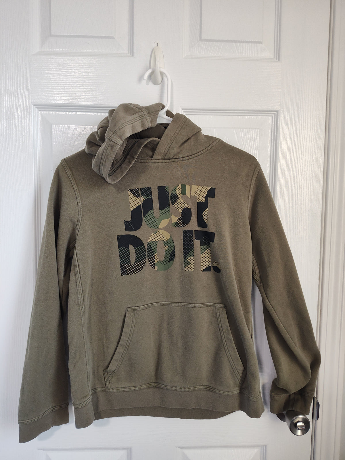 Seller 189:  Nike Green Camo Hoodies Boys YXL (appx size 16)