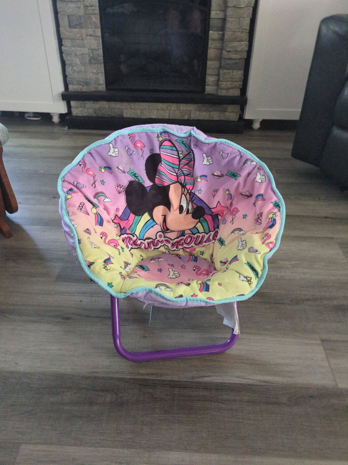 Seller 123 - Toddler Fold Up Minnie Mouse Pampasan Chair