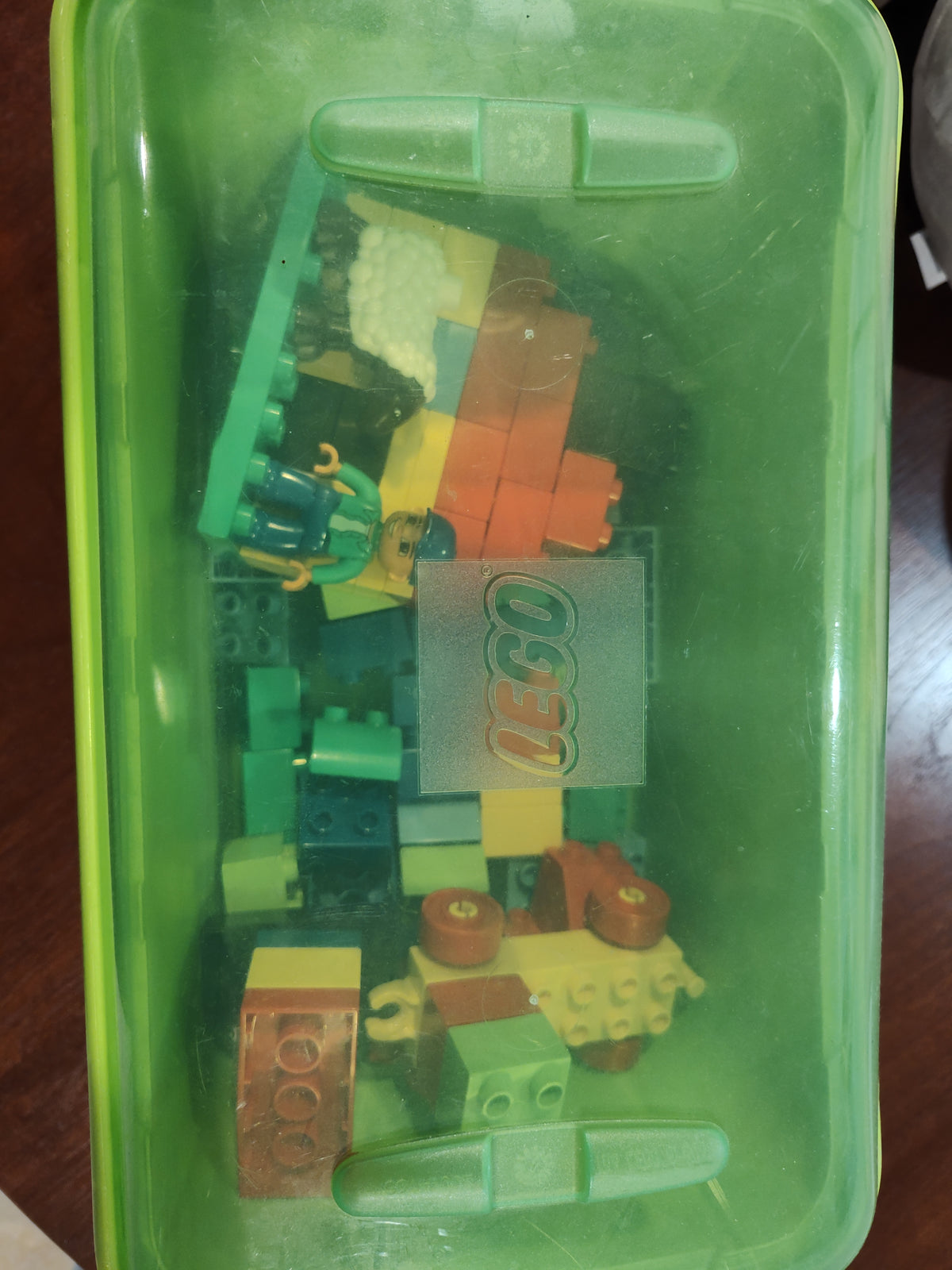 Seller 189:  Lego duplos with bin