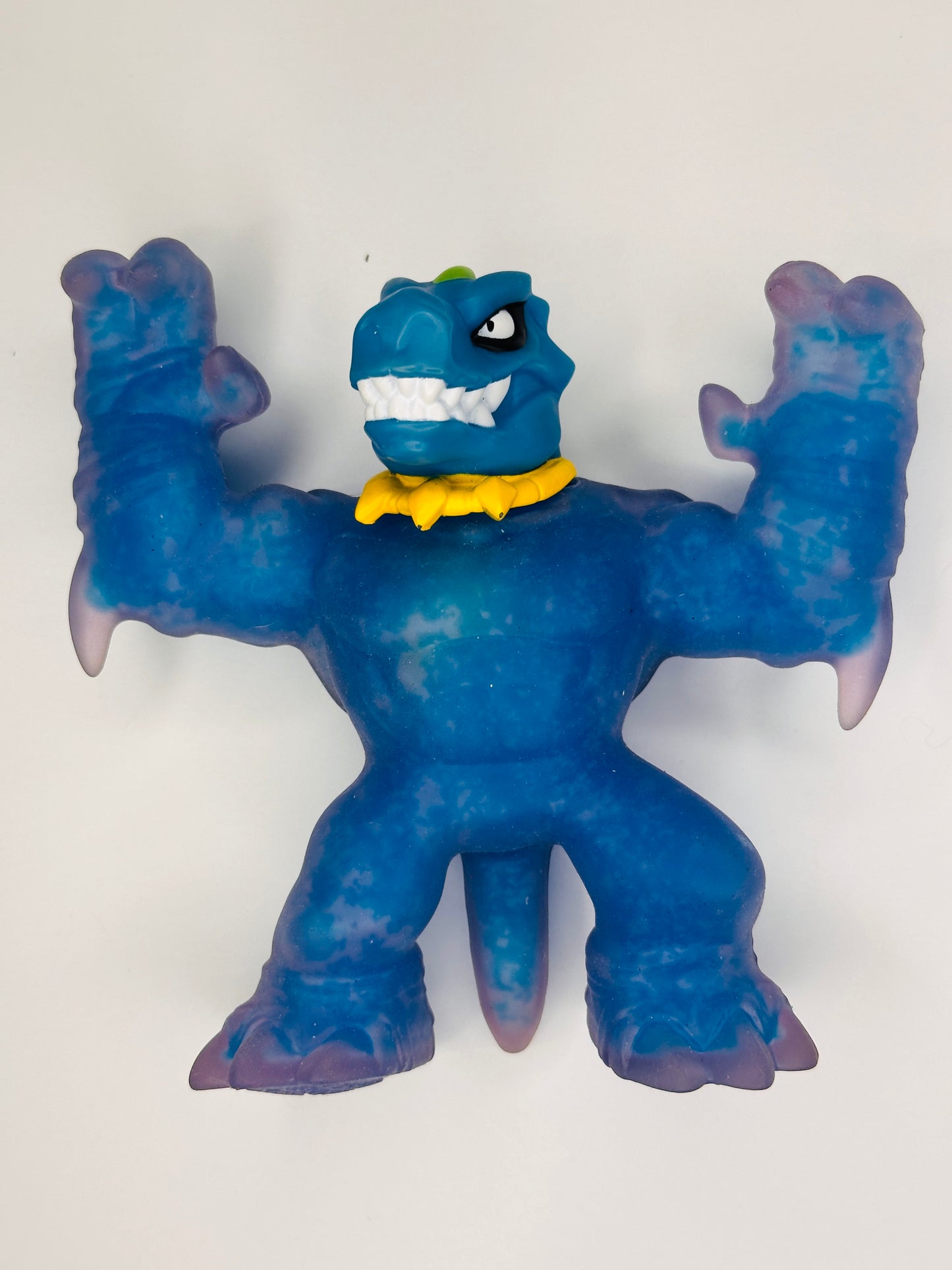 #94 Heroes of Goo Jit Zu Goo Shifters Tyro - missing shorts