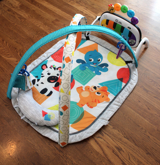 #168 Fisher Price play gym + foot piano