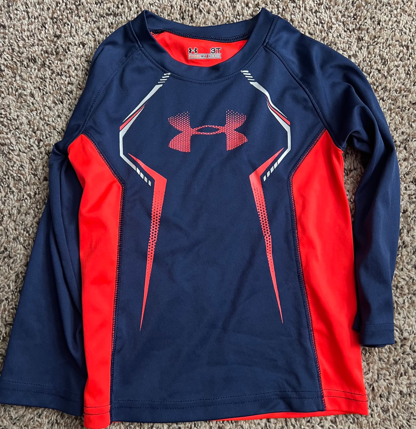 Seller 130 Boys3T Under Armour shirt - GUC see picture