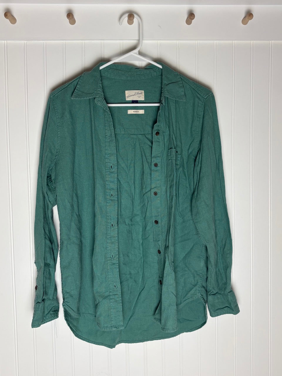 #39 women's S universal threads green linen button down