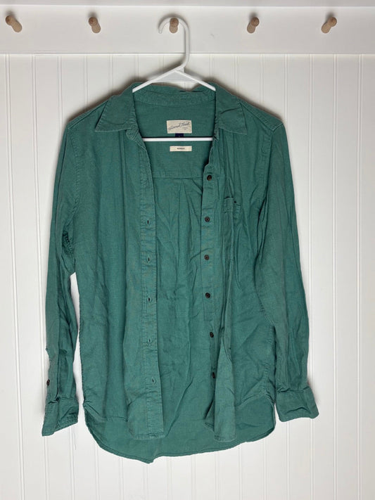 #39 women's S universal threads green linen button down