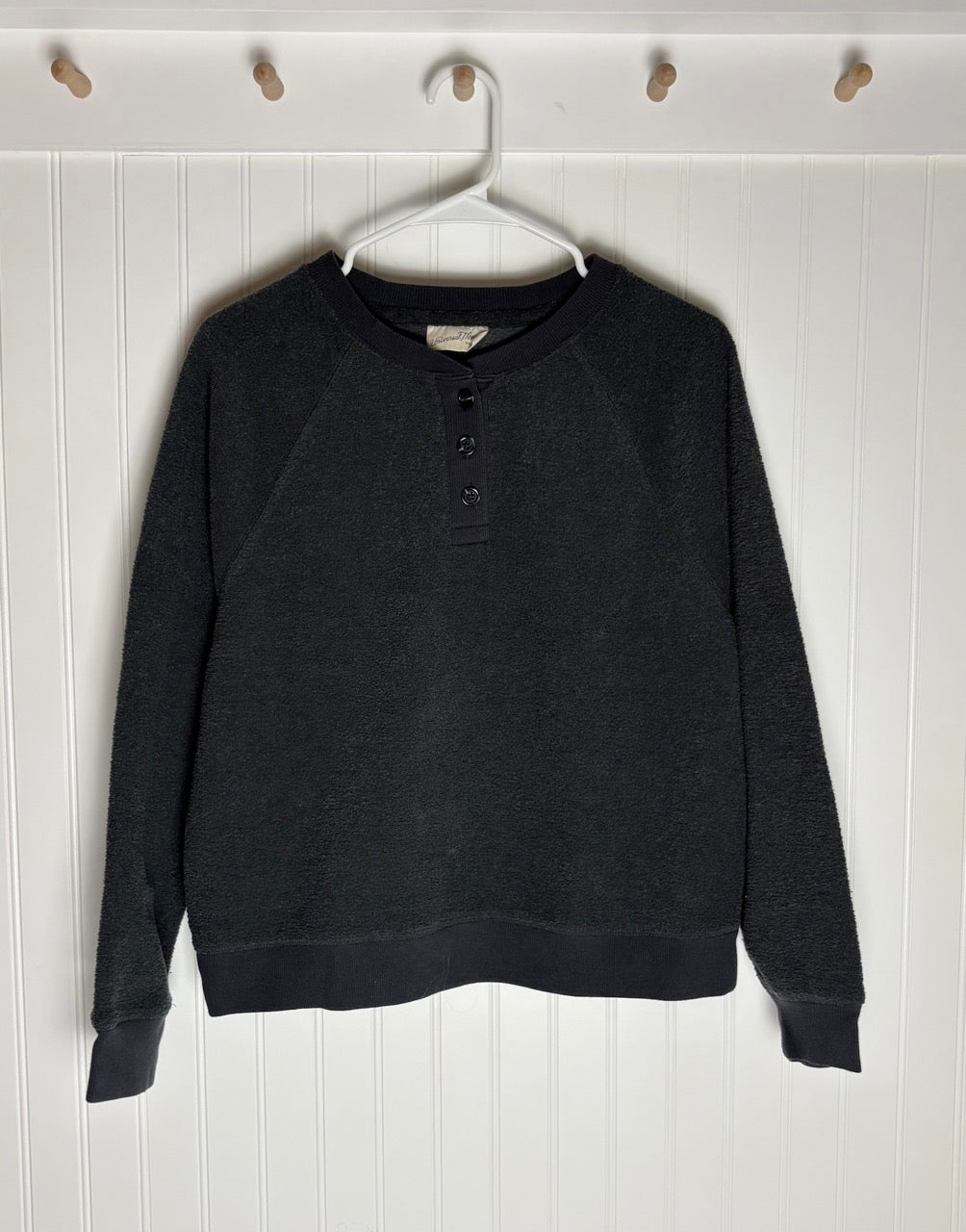 #39 Women's S Universal Thread charcoal "teddy bear" sweatshirt