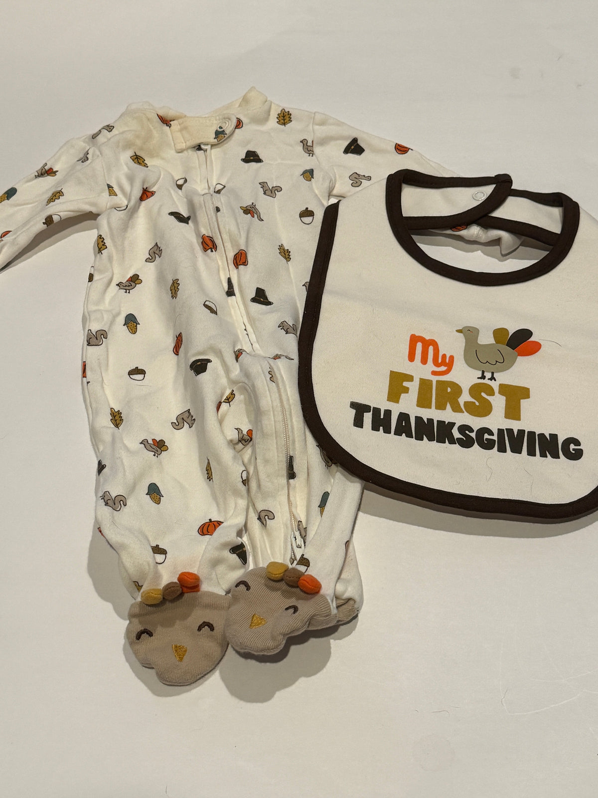 #170 Carters My First Thanksgiving bib and thanksgiving theme outfit with turkey on feet gender neutral 3 months