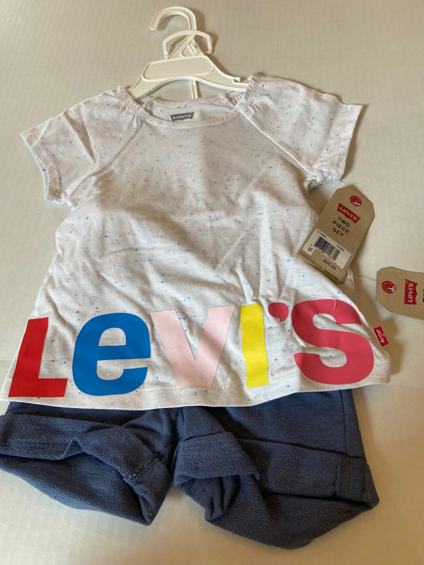 2T NWT, Levi's short outfit