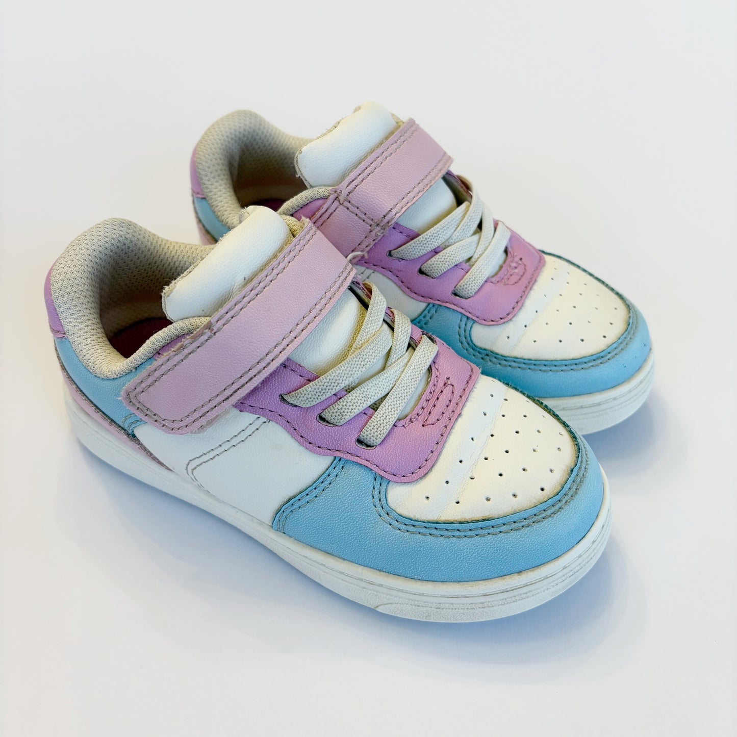 #79 | Size 10 | Cat & Jack Girls Sneakers