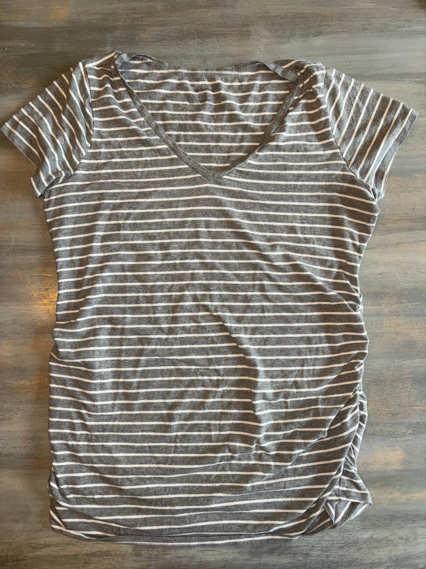 #70 Motherhood maternity shirt size large