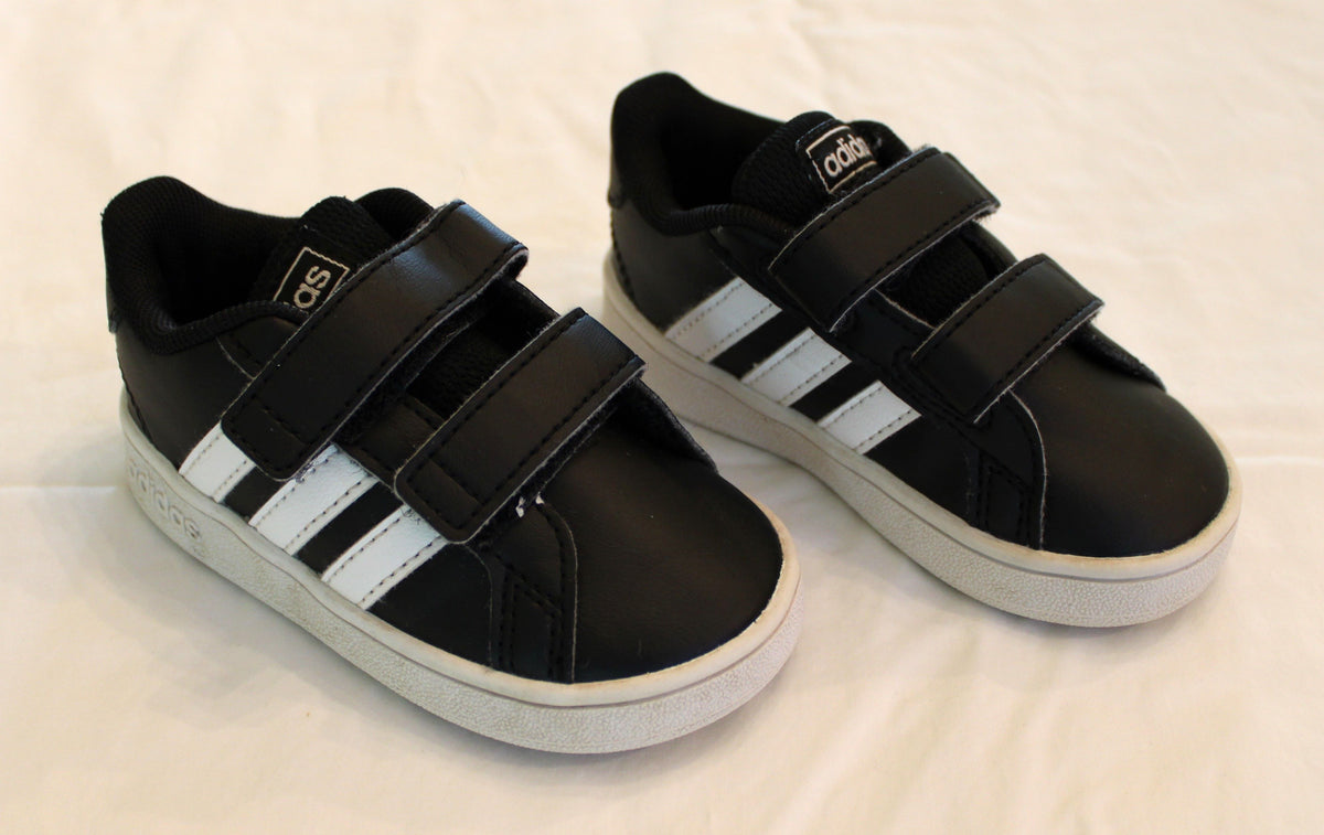 #168 Size 5 Boys Adidas shoes