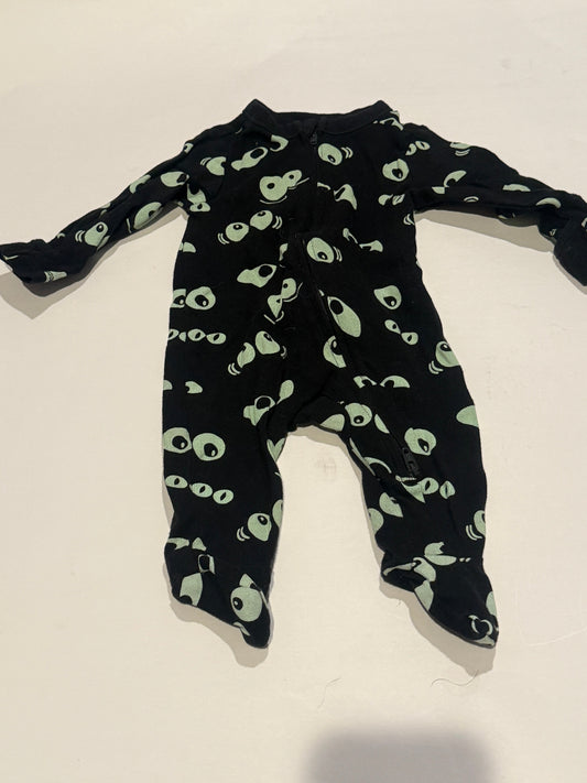 #170 Old Navy Halloween pajamas glow in the dark Boo girls 0-3 months