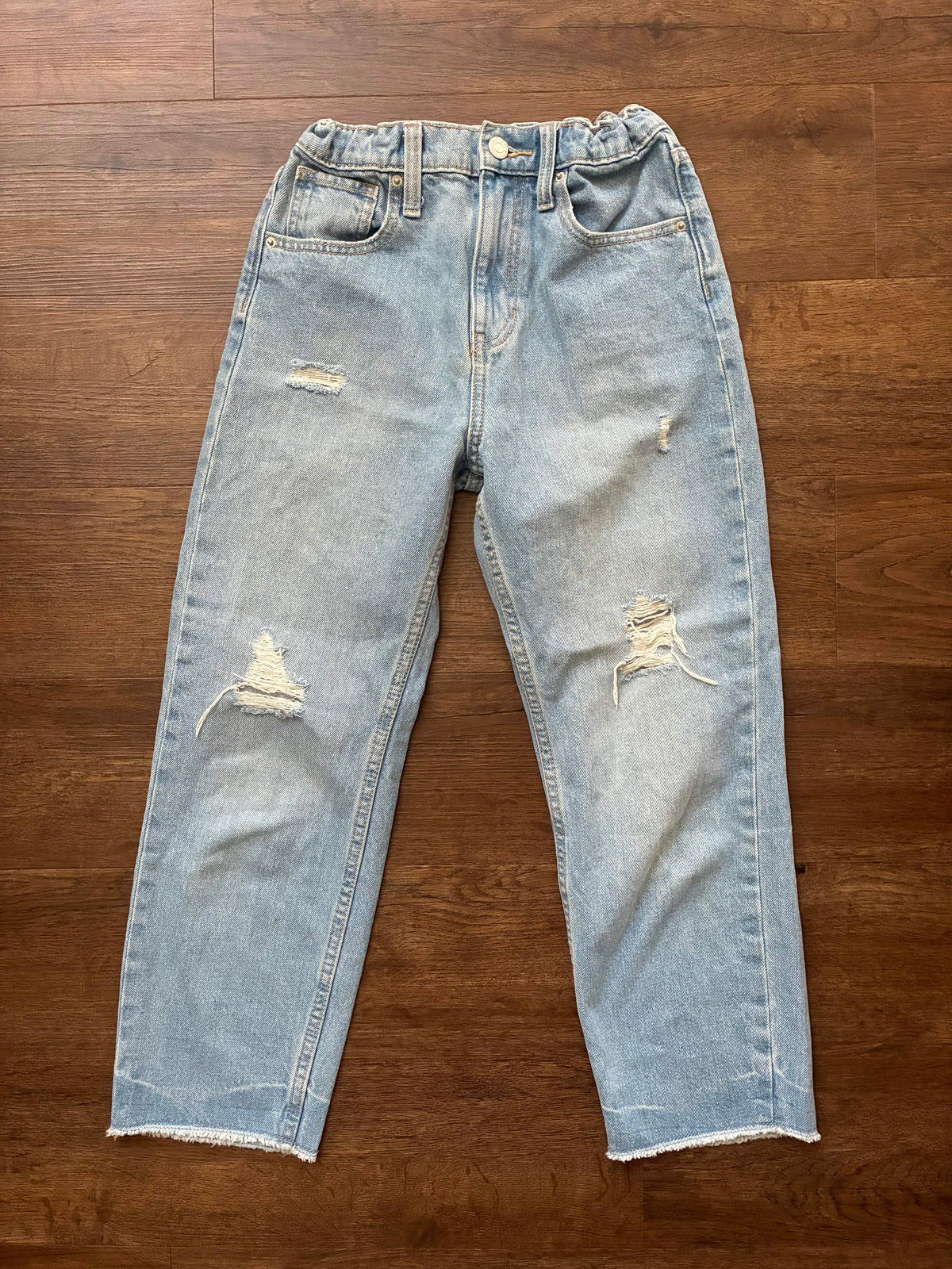 #126 EUC Old Navy Light Wash Slouchy Straight Distressed Jeans Girls 10