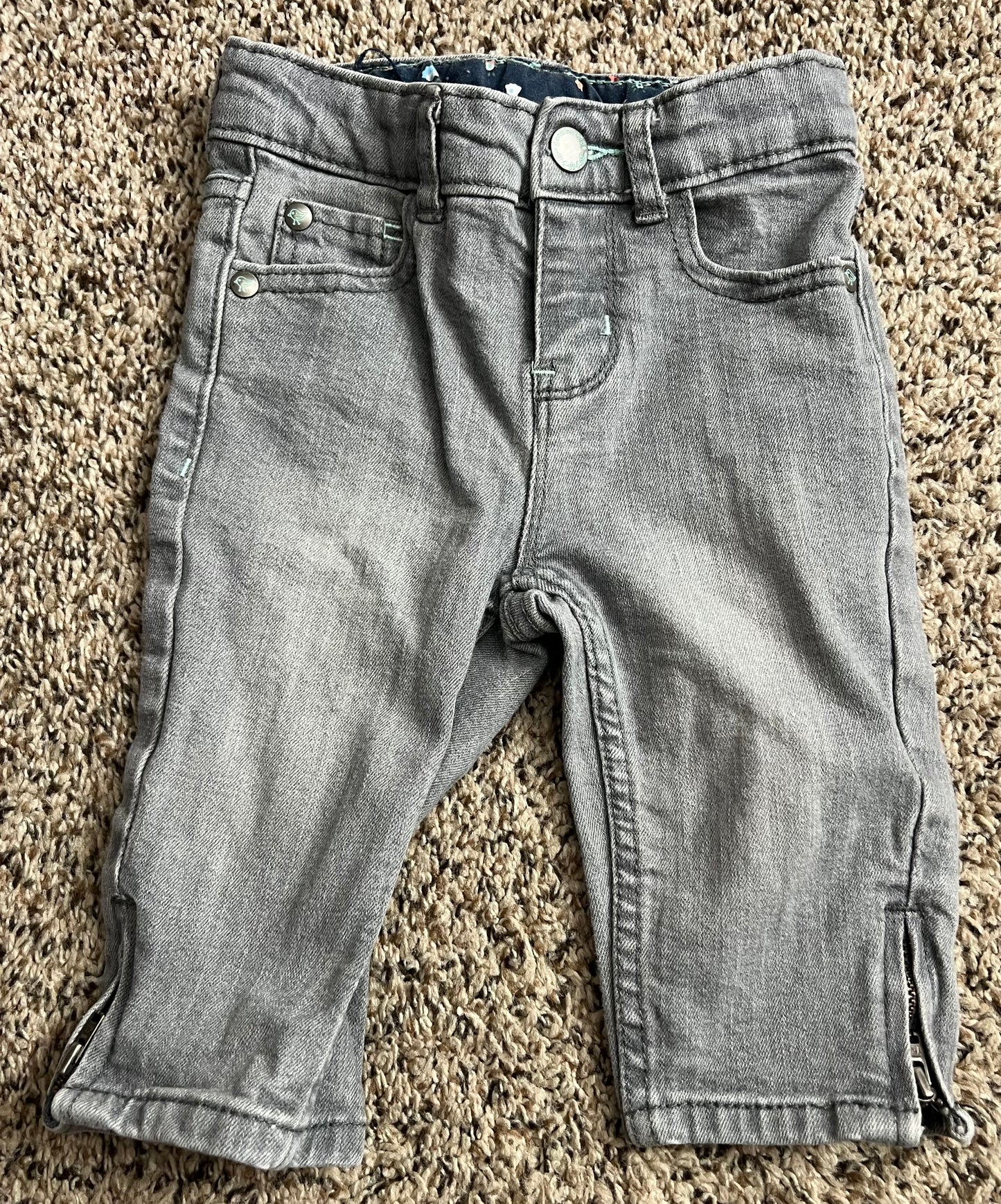 Seller 130 Girls 3T Gray Jeans - With adjustable waist - GUC