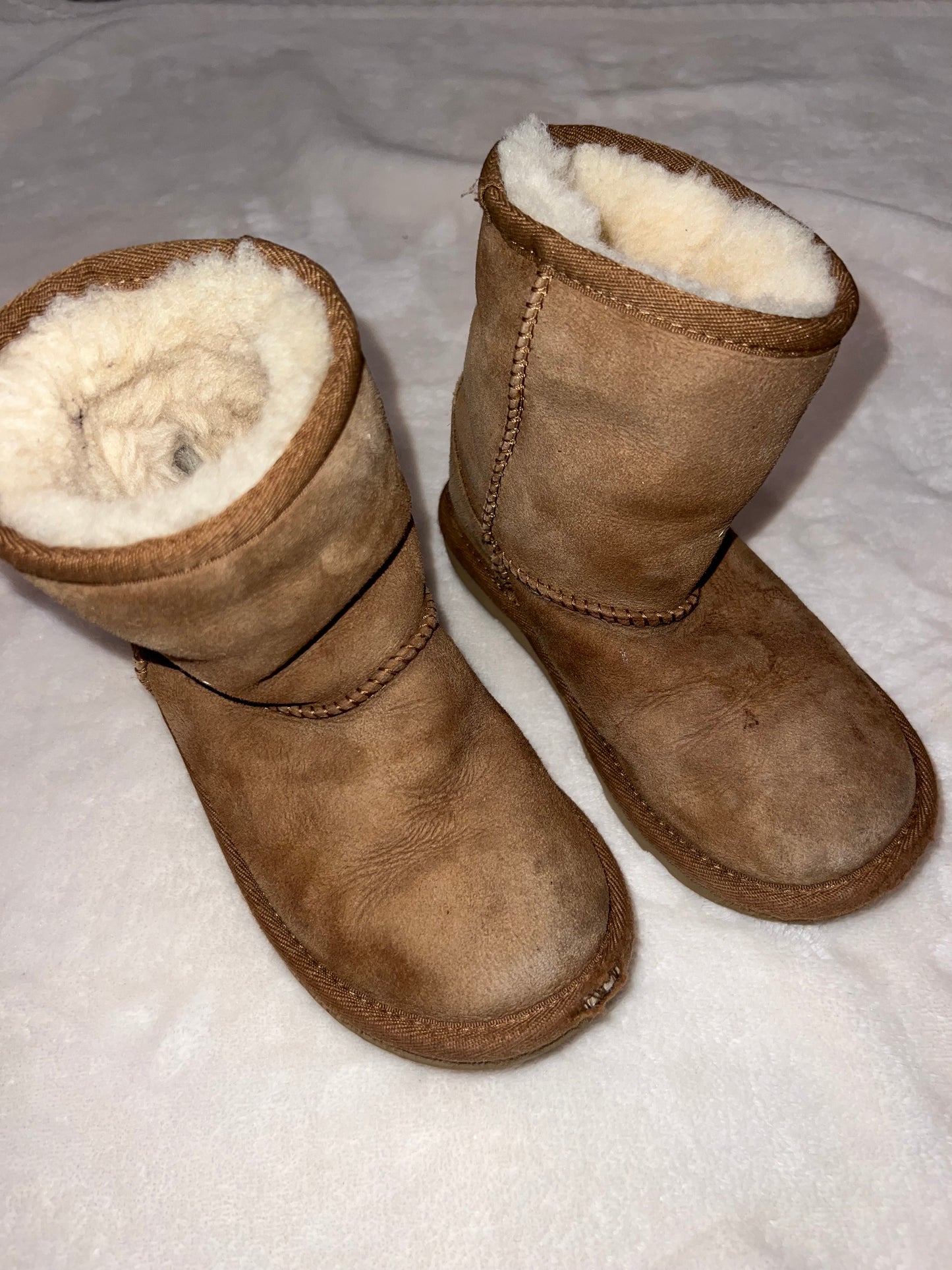 #92A Size 12 Uggs guc