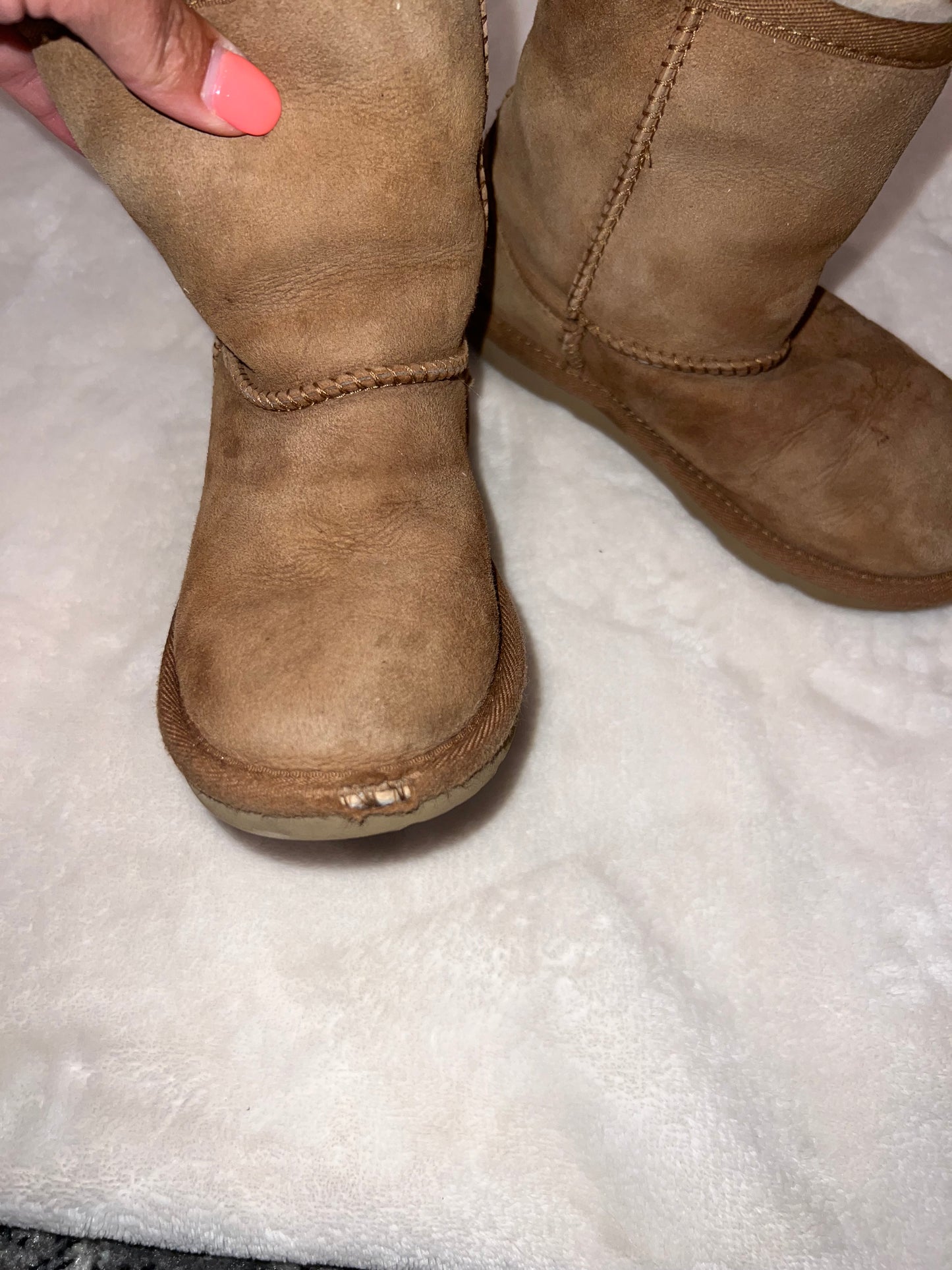 #92A Size 12 Uggs guc