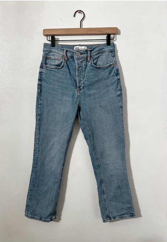 #111 Zara The Dreed Flare Crop Jeans Size 6