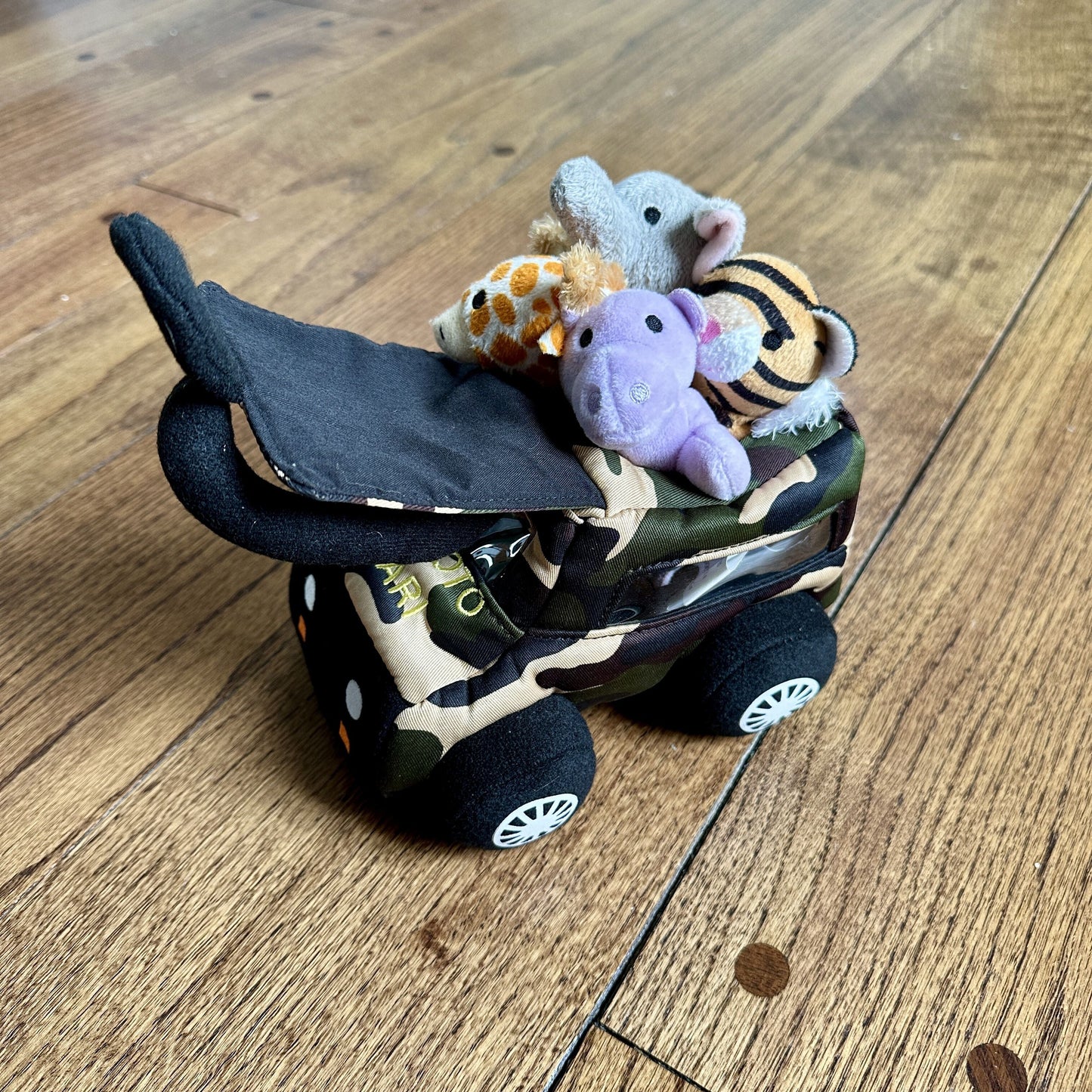 #95 My Photo Safari Truck with Four Animals (giraffe, hippo, tiger, elephant)