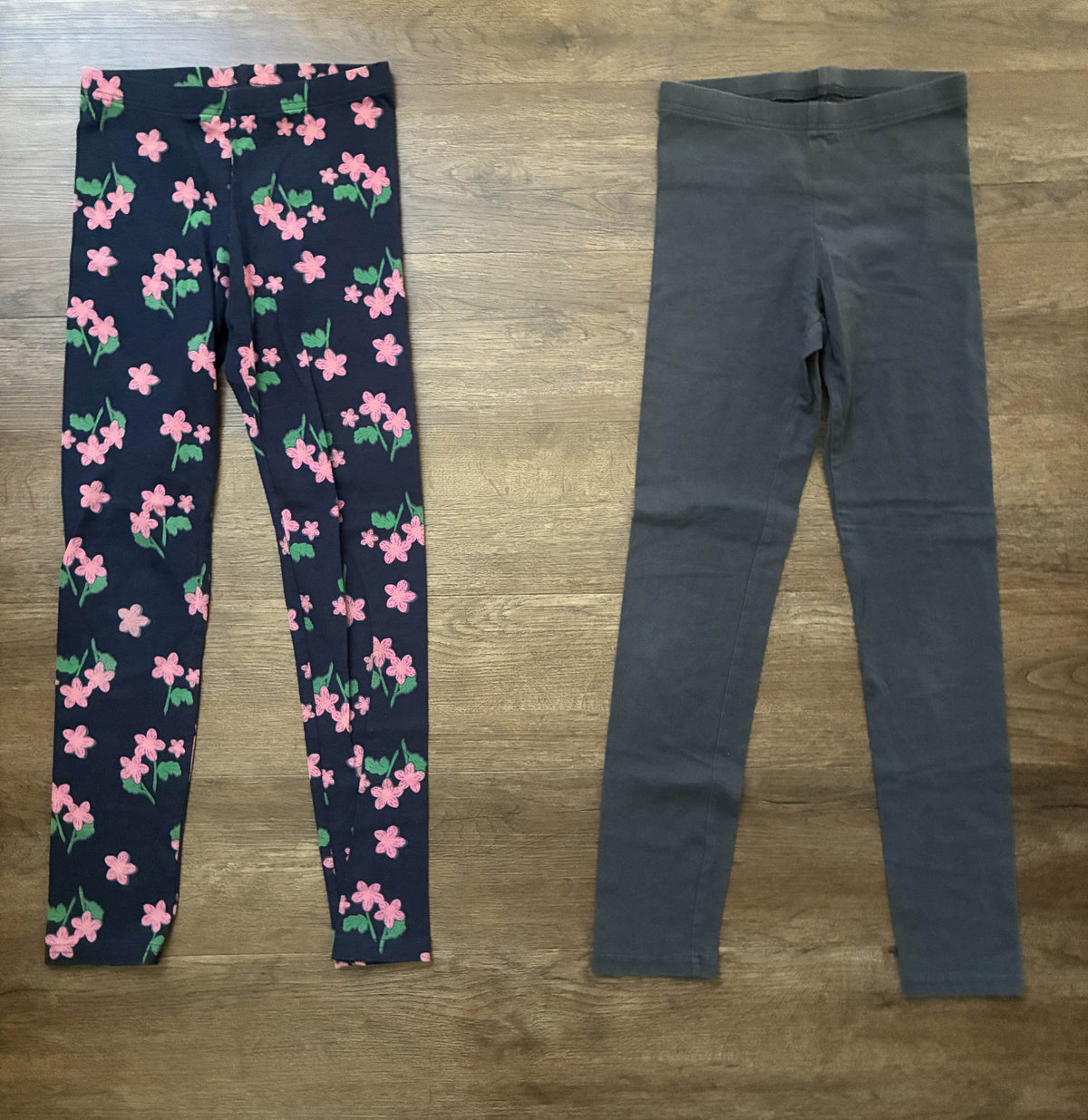 #126 2 Pairs EUC Old Navy Navy Floral & Dark Gray Leggings Girls L 10/12