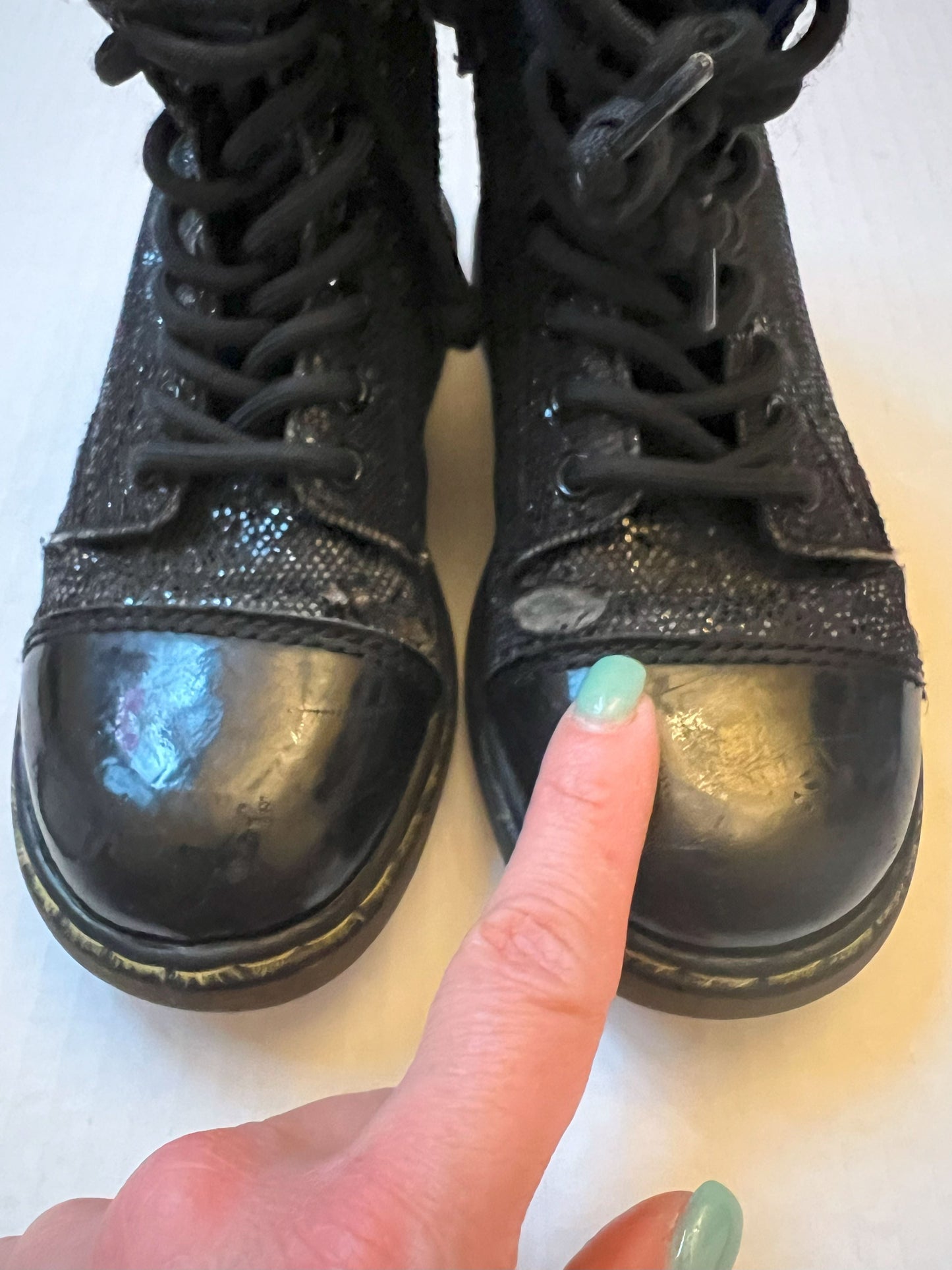 134 Dr. Martens Black Sparkle Patent Leather Toe Girls size 11