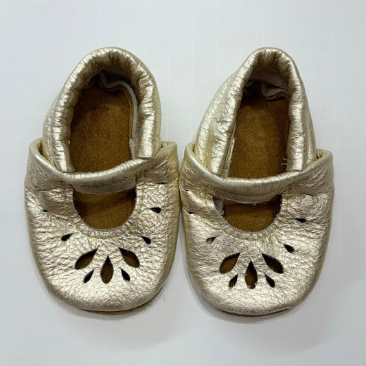Seller 189 Girls 9m Starry Knight Designs Gold Genuine Leather & Suede Mary Jane Moccasins EUC
