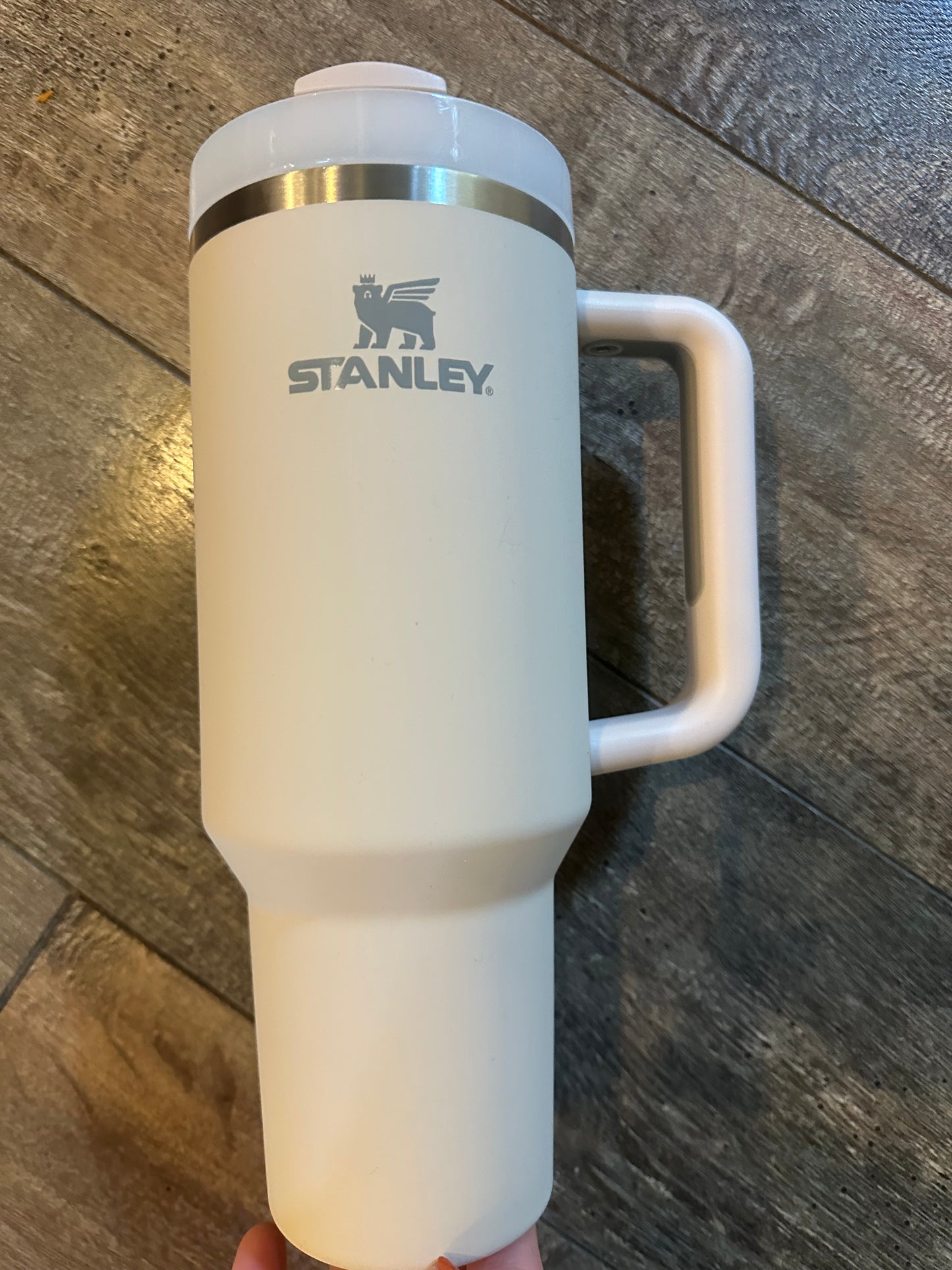 #81b NWOT Size 40 oz Stanley tumbler- cream color