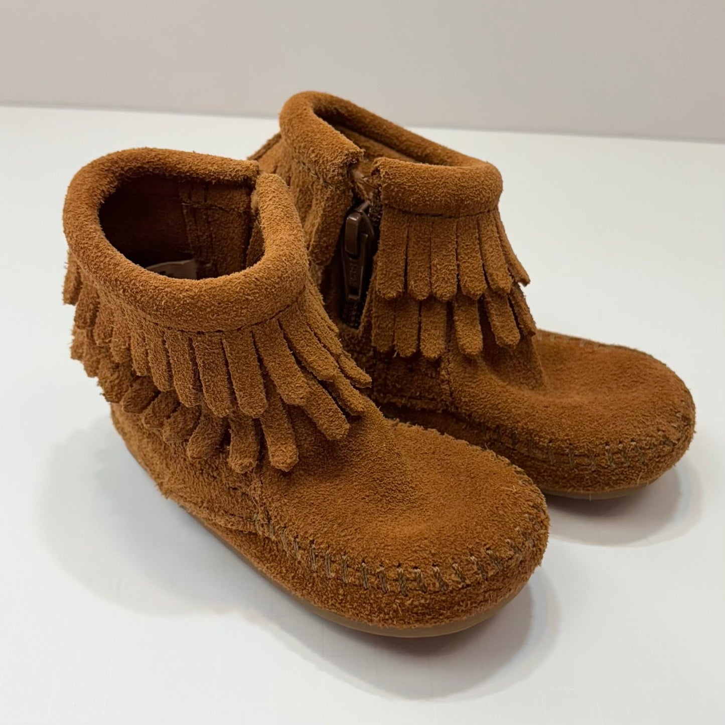 Seller 189 Girls Toddler Size 3 Minnetonka Fringe Side Zip Boots EUC